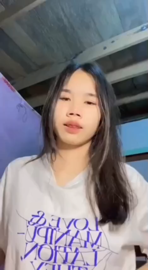 Non tơ mà sơ hữu cặp vú ngon vkl
